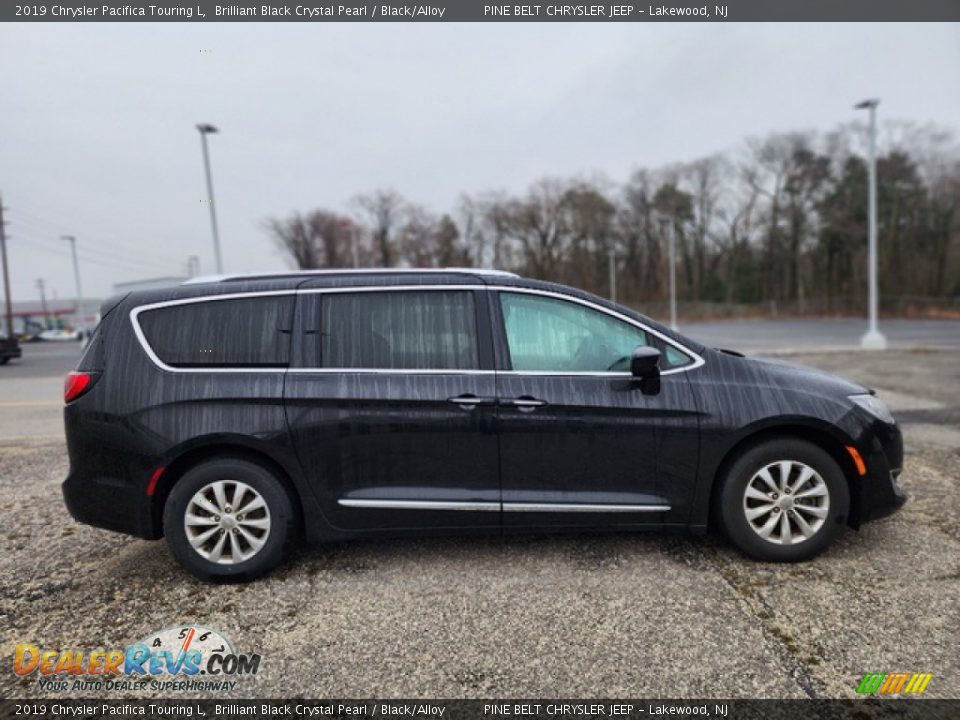 2019 Chrysler Pacifica Touring L Brilliant Black Crystal Pearl / Black/Alloy Photo #4