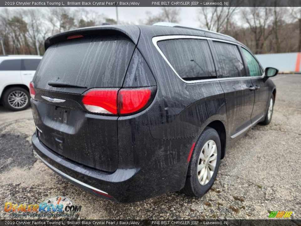 2019 Chrysler Pacifica Touring L Brilliant Black Crystal Pearl / Black/Alloy Photo #6