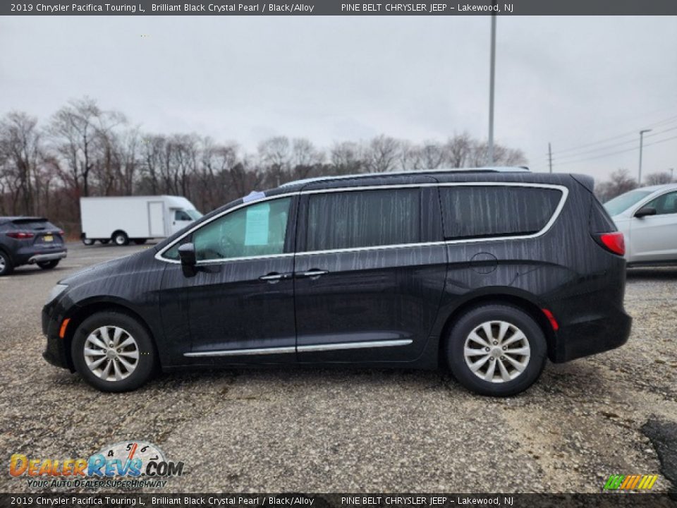 2019 Chrysler Pacifica Touring L Brilliant Black Crystal Pearl / Black/Alloy Photo #9