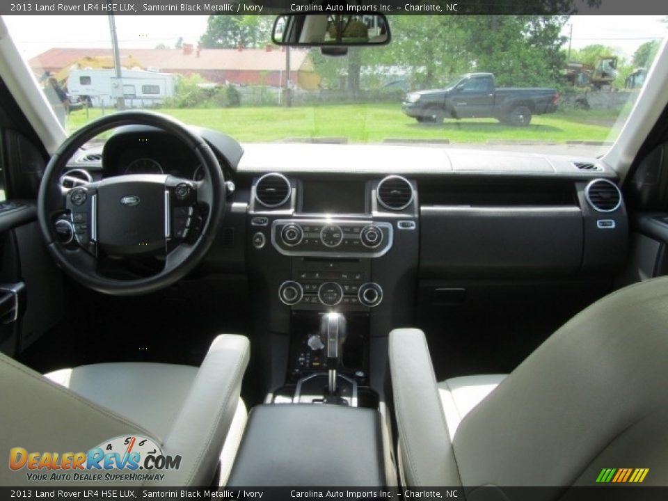 Dashboard of 2013 Land Rover LR4 HSE LUX Photo #13