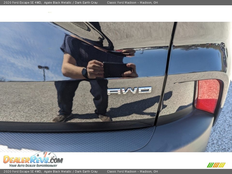 2020 Ford Escape SE 4WD Agate Black Metallic / Dark Earth Gray Photo #21