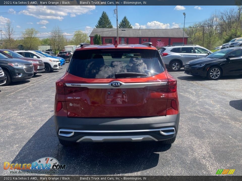 2021 Kia Seltos S AWD Mars Orange / Black Photo #4