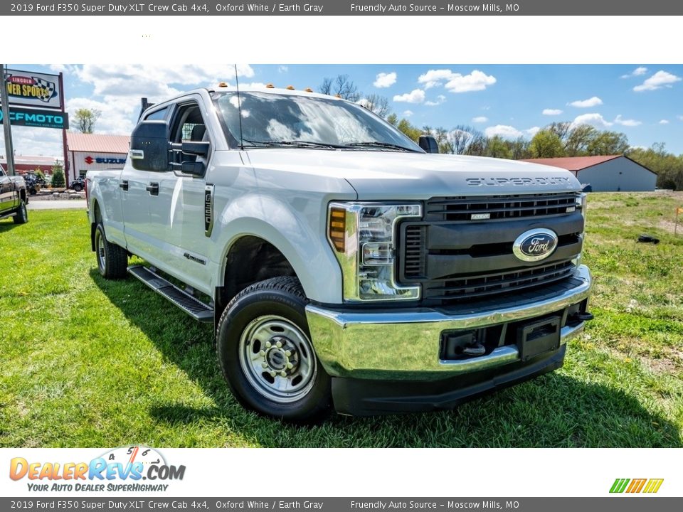 2019 Ford F350 Super Duty XLT Crew Cab 4x4 Oxford White / Earth Gray Photo #1