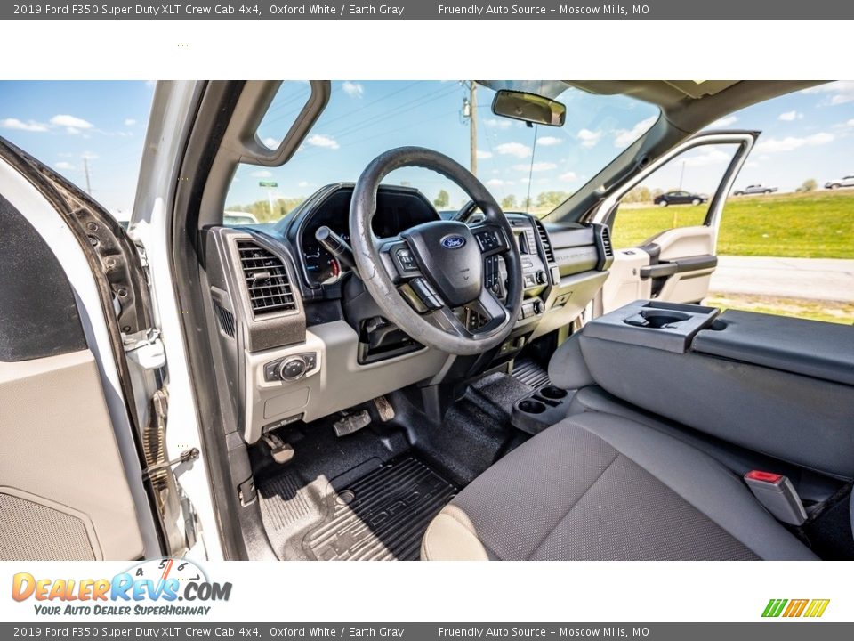 2019 Ford F350 Super Duty XLT Crew Cab 4x4 Oxford White / Earth Gray Photo #19