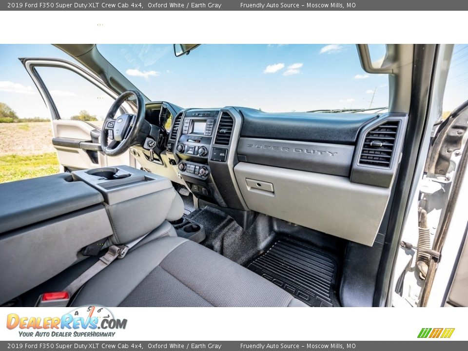 2019 Ford F350 Super Duty XLT Crew Cab 4x4 Oxford White / Earth Gray Photo #23