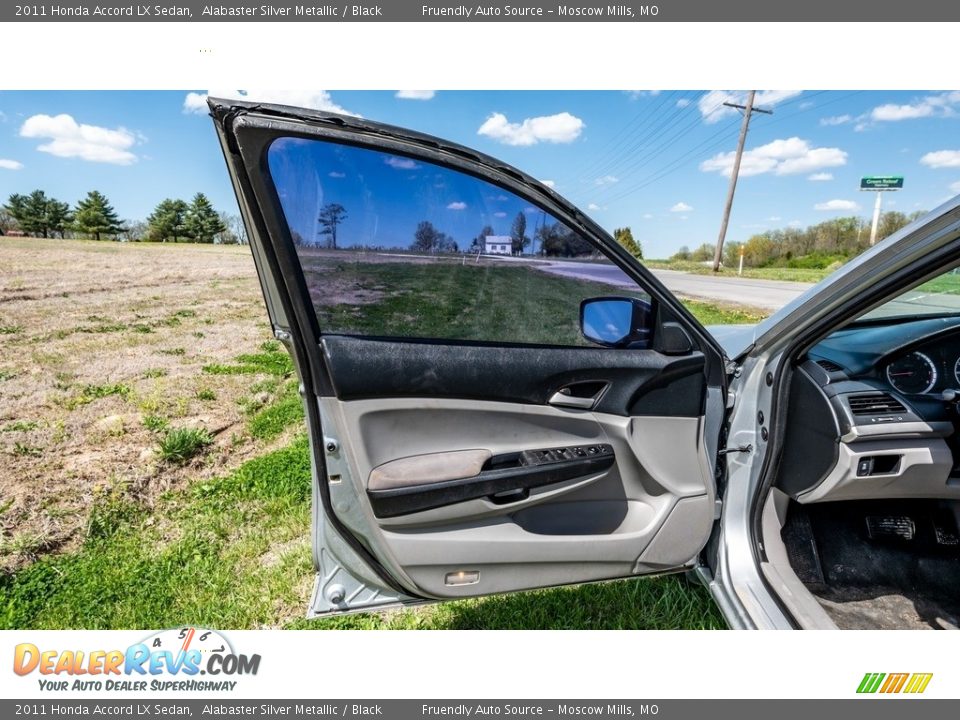 2011 Honda Accord LX Sedan Alabaster Silver Metallic / Black Photo #19