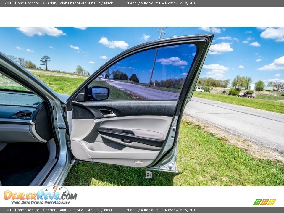 2011 Honda Accord LX Sedan Alabaster Silver Metallic / Black Photo #25