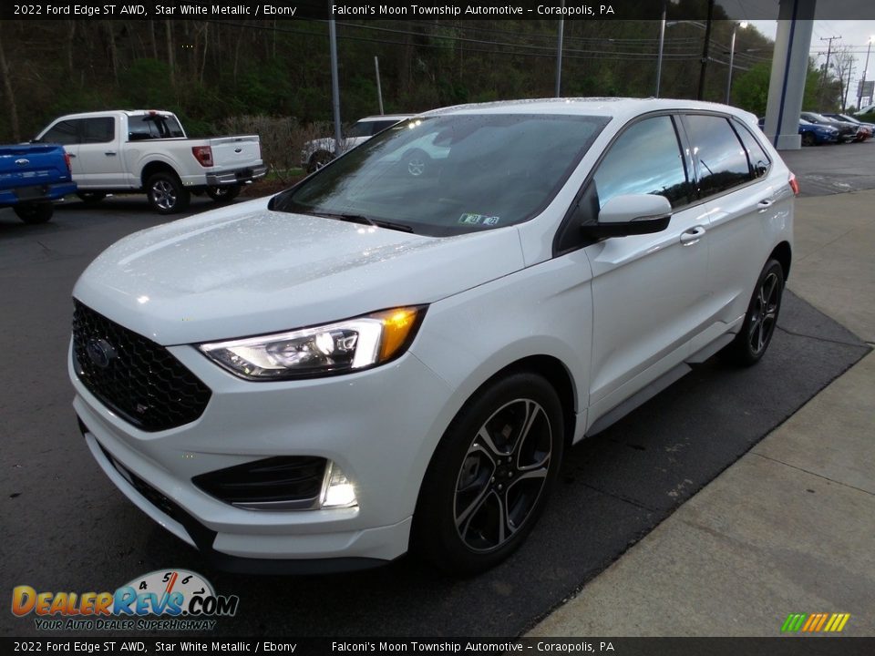 Front 3/4 View of 2022 Ford Edge ST AWD Photo #7