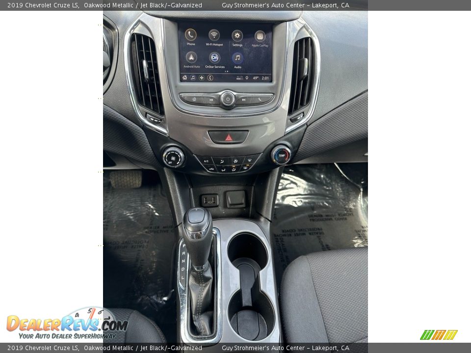 Controls of 2019 Chevrolet Cruze LS Photo #9