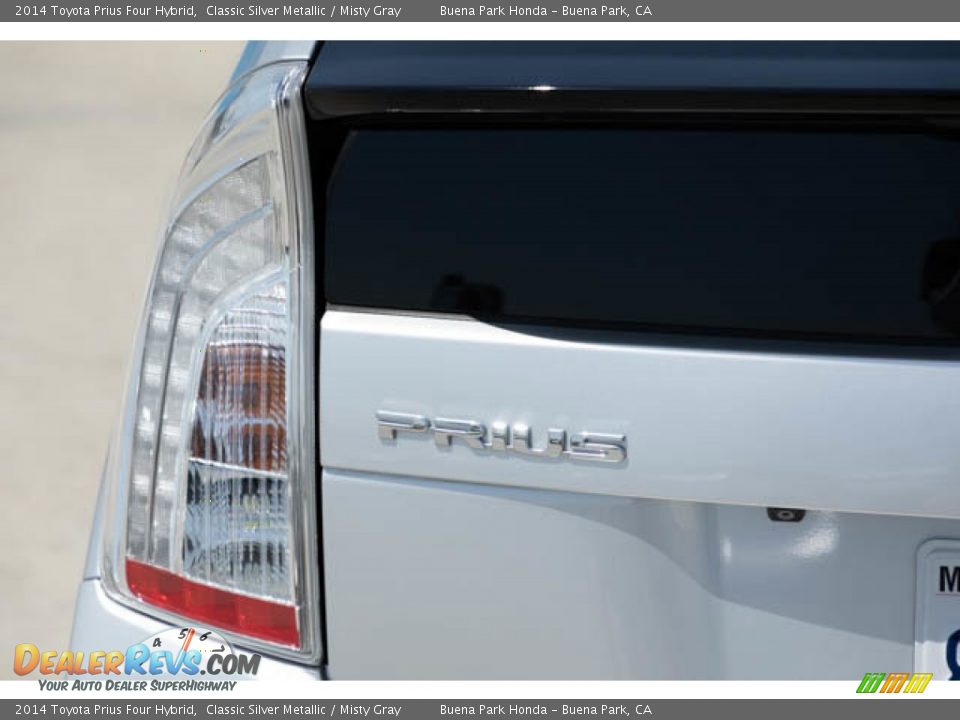 2014 Toyota Prius Four Hybrid Classic Silver Metallic / Misty Gray Photo #10