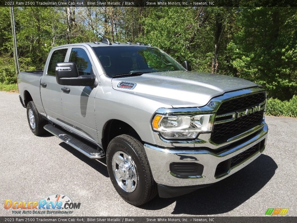 Front 3/4 View of 2023 Ram 2500 Tradesman Crew Cab 4x4 Photo #4