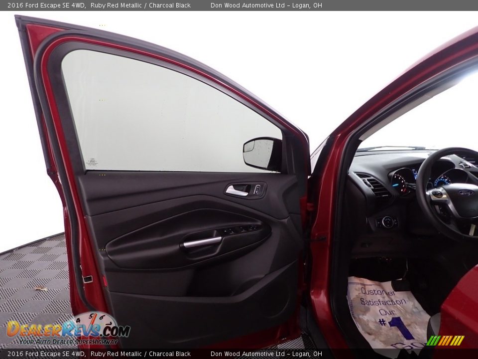 2016 Ford Escape SE 4WD Ruby Red Metallic / Charcoal Black Photo #10