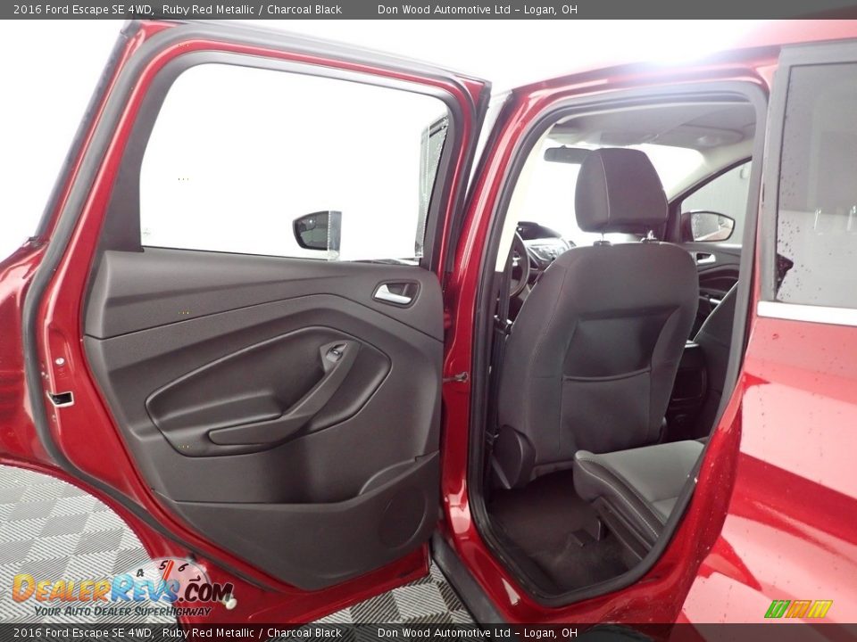 2016 Ford Escape SE 4WD Ruby Red Metallic / Charcoal Black Photo #22
