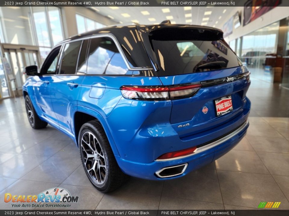 2023 Jeep Grand Cherokee Summit Reserve 4WD Hydro Blue Pearl / Global Black Photo #4
