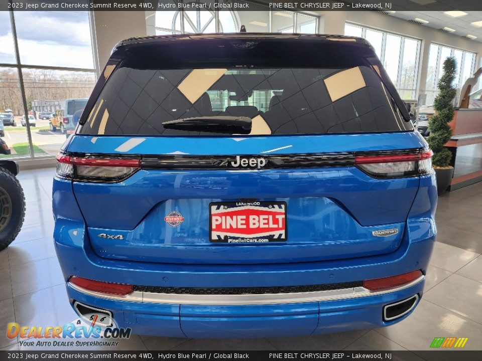 2023 Jeep Grand Cherokee Summit Reserve 4WD Hydro Blue Pearl / Global Black Photo #6