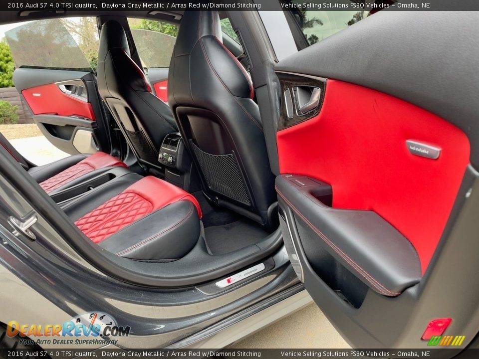 Rear Seat of 2016 Audi S7 4.0 TFSI quattro Photo #8