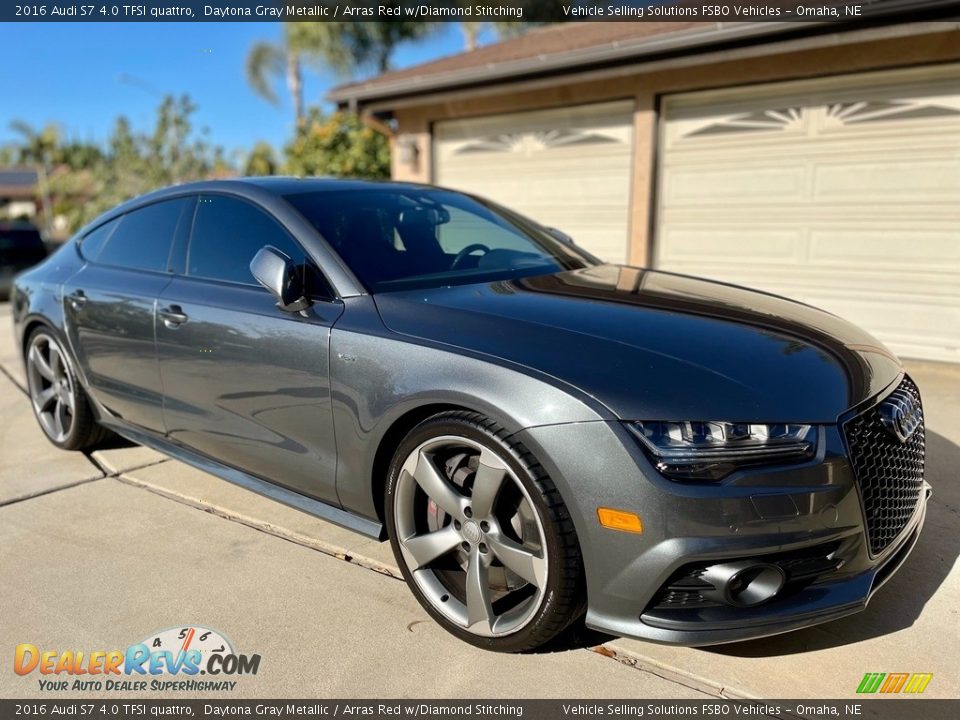 Front 3/4 View of 2016 Audi S7 4.0 TFSI quattro Photo #30