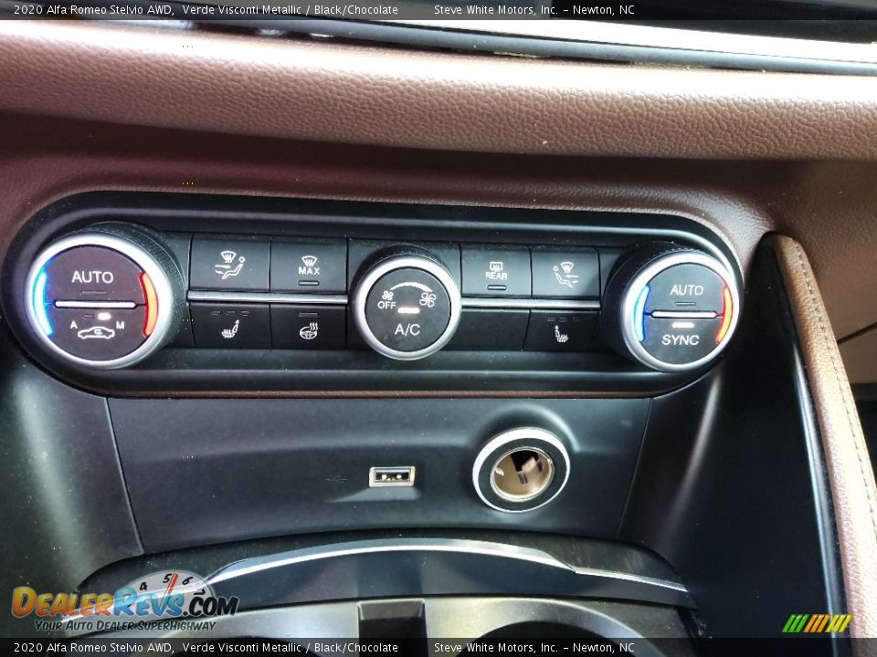 Controls of 2020 Alfa Romeo Stelvio AWD Photo #24