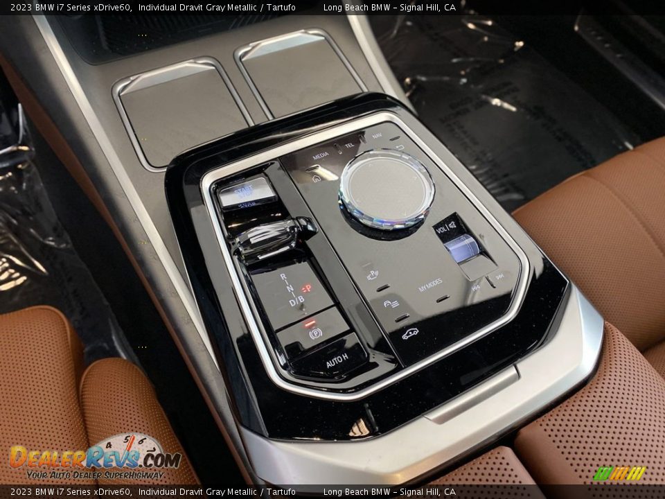 Controls of 2023 BMW i7 Series xDrive60 Photo #22