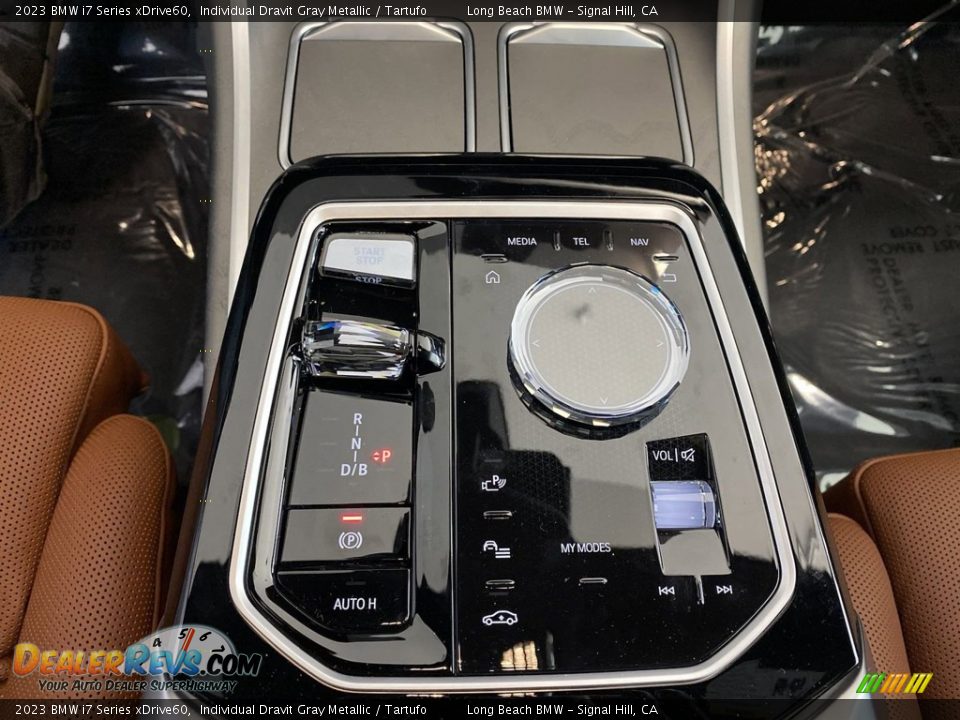 2023 BMW i7 Series xDrive60 Shifter Photo #23