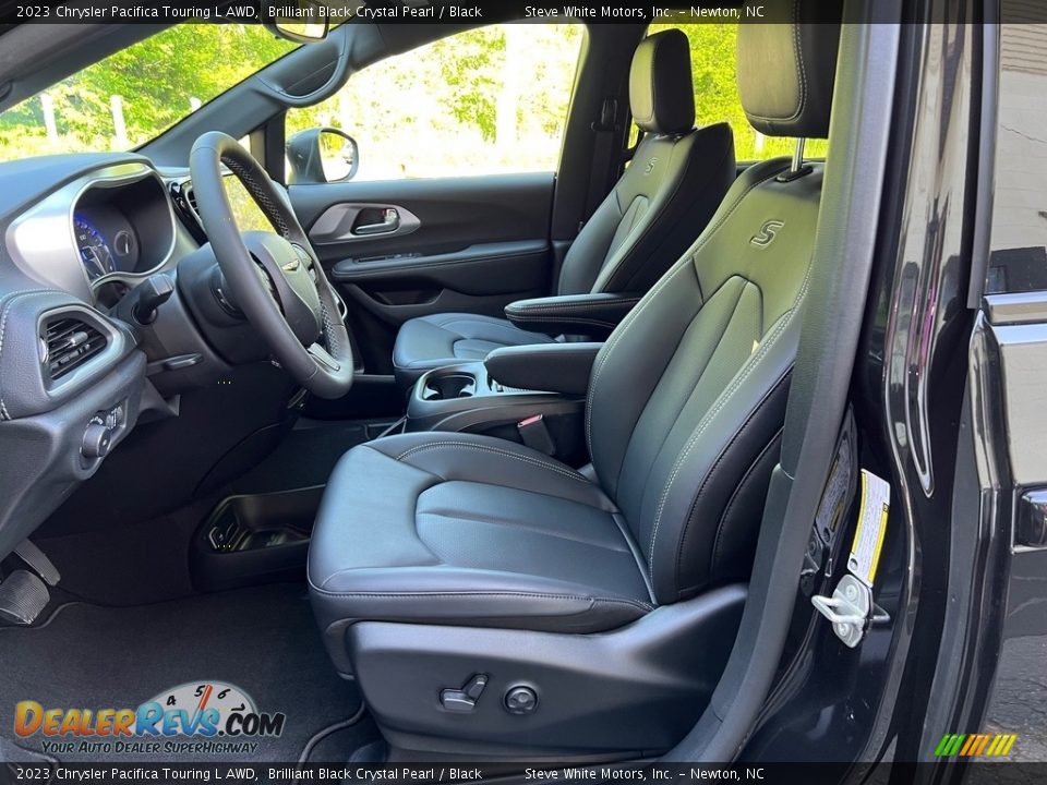 Front Seat of 2023 Chrysler Pacifica Touring L AWD Photo #10