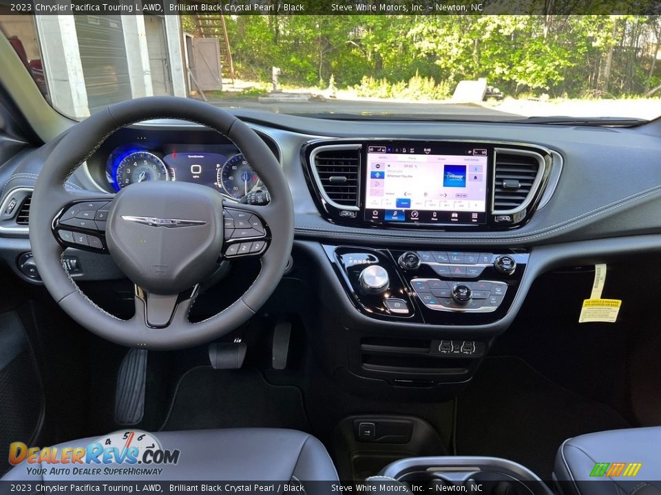 Dashboard of 2023 Chrysler Pacifica Touring L AWD Photo #18