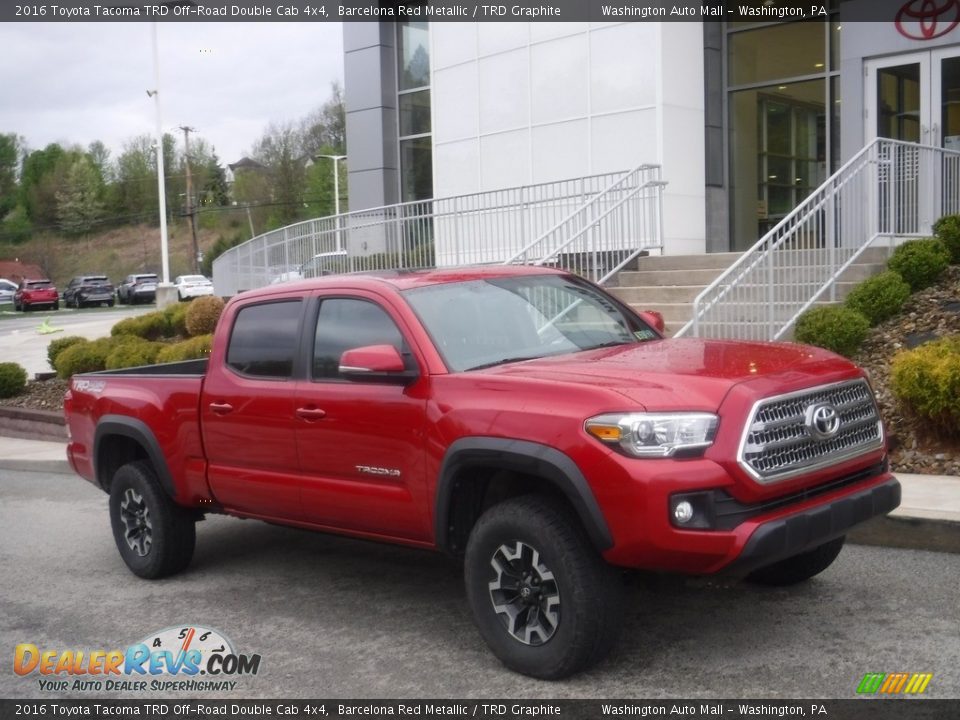 Front 3/4 View of 2016 Toyota Tacoma TRD Off-Road Double Cab 4x4 Photo #1