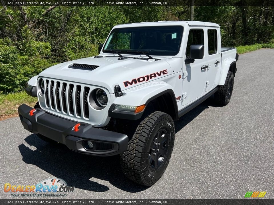 2023 Jeep Gladiator Mojave 4x4 Bright White / Black Photo #2
