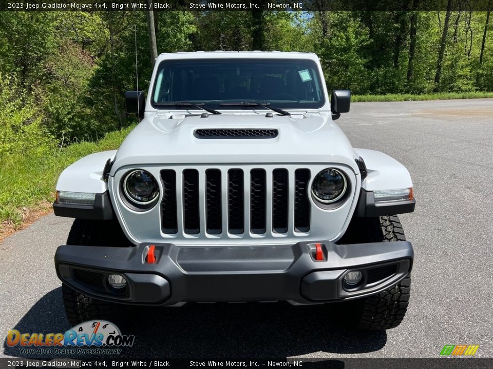 2023 Jeep Gladiator Mojave 4x4 Bright White / Black Photo #3