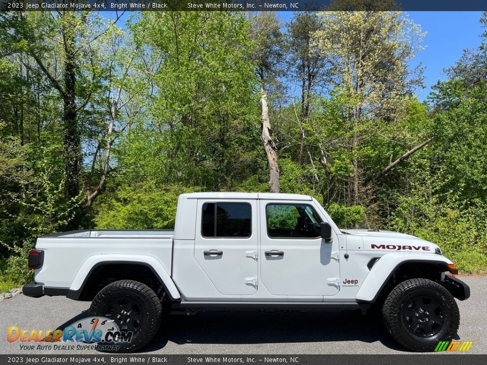 2023 Jeep Gladiator Mojave 4x4 Bright White / Black Photo #5