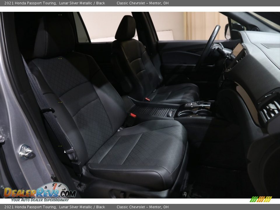 2021 Honda Passport Touring Lunar Silver Metallic / Black Photo #17