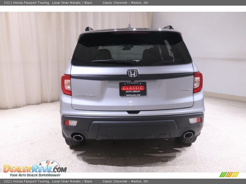 2021 Honda Passport Touring Lunar Silver Metallic / Black Photo #20