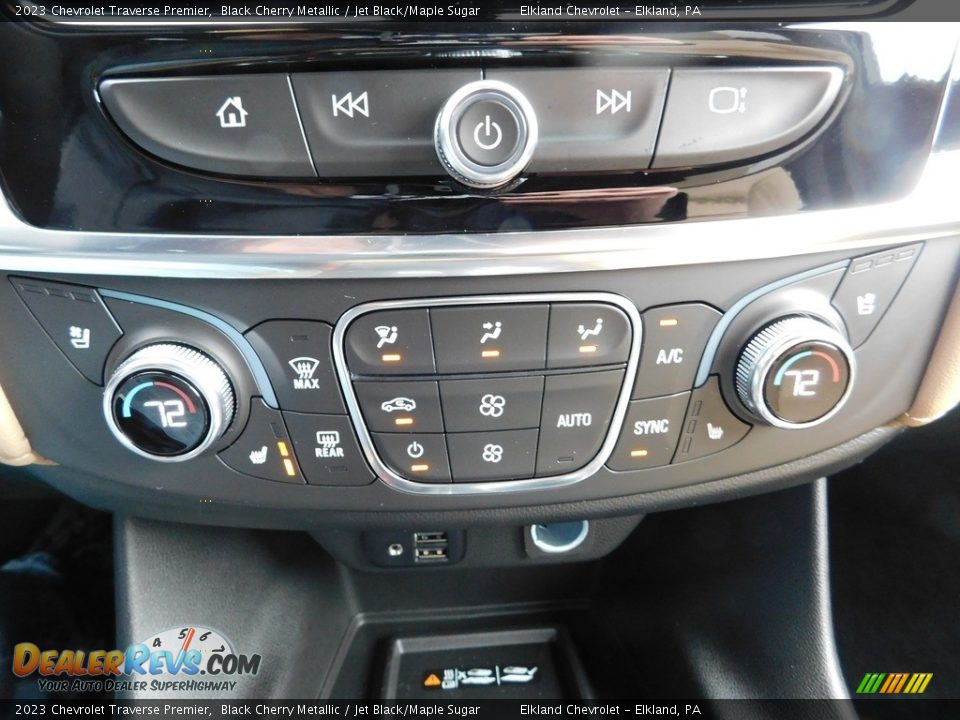 Controls of 2023 Chevrolet Traverse Premier Photo #34