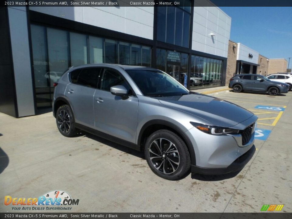 Front 3/4 View of 2023 Mazda CX-5 S Premium AWD Photo #1