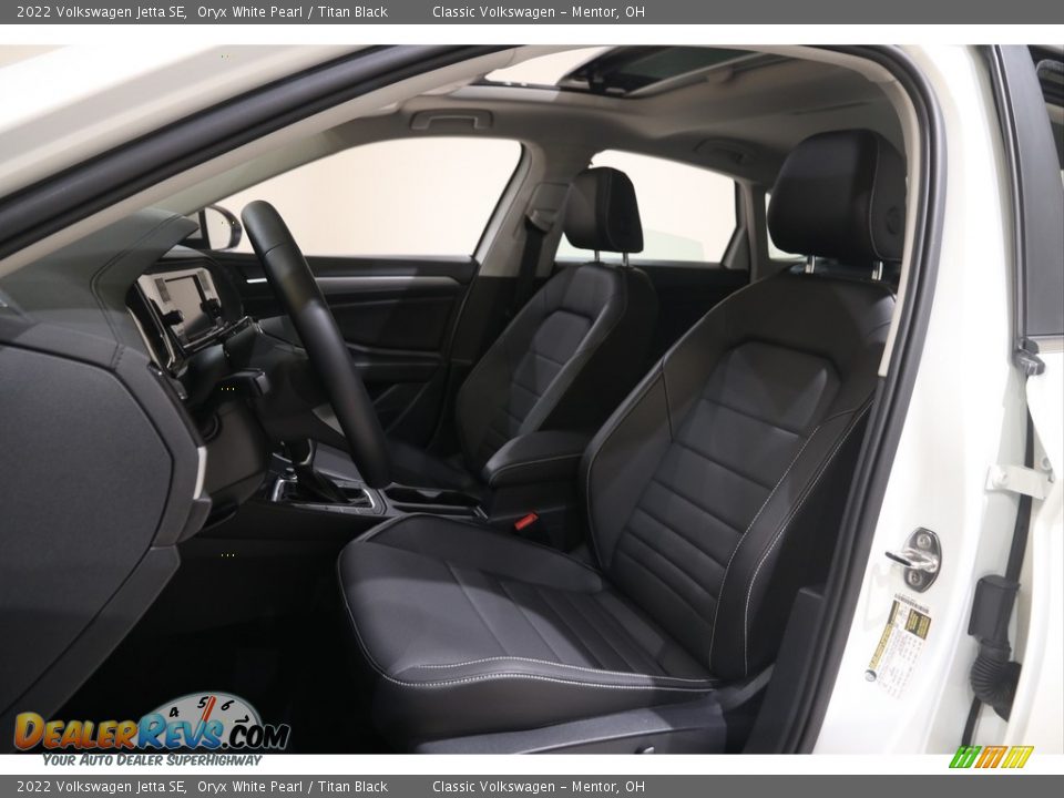 Front Seat of 2022 Volkswagen Jetta SE Photo #5