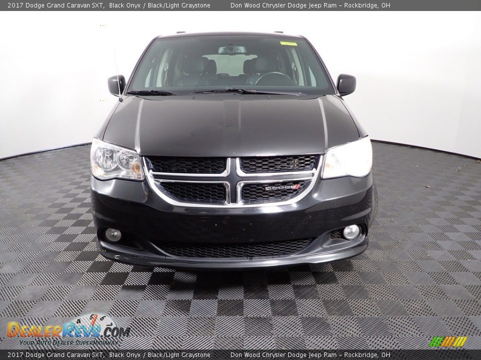 2017 Dodge Grand Caravan SXT Black Onyx / Black/Light Graystone Photo #4