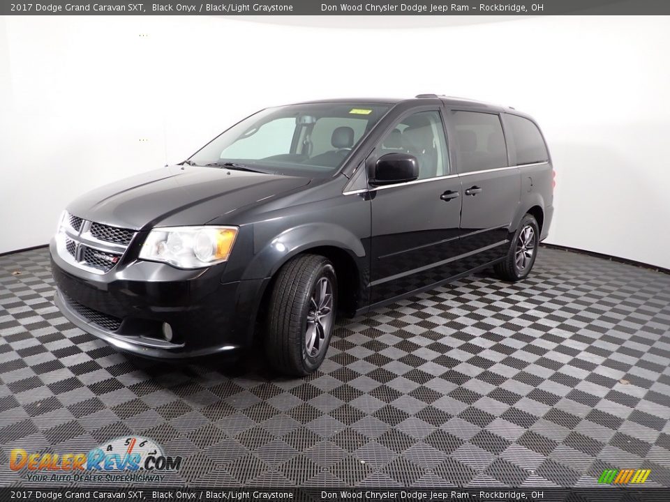 2017 Dodge Grand Caravan SXT Black Onyx / Black/Light Graystone Photo #5