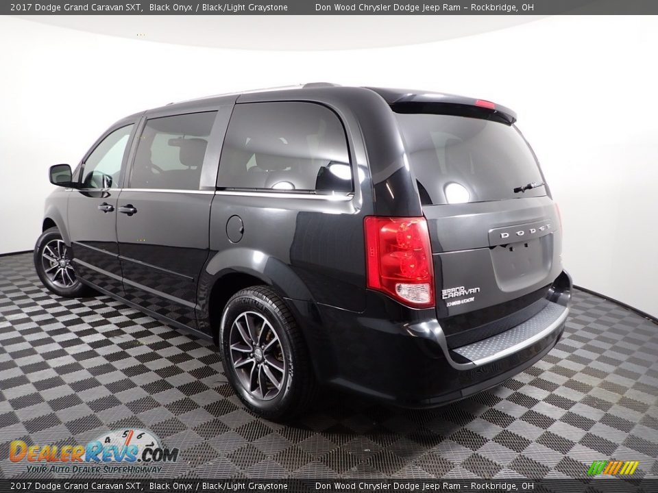 2017 Dodge Grand Caravan SXT Black Onyx / Black/Light Graystone Photo #6