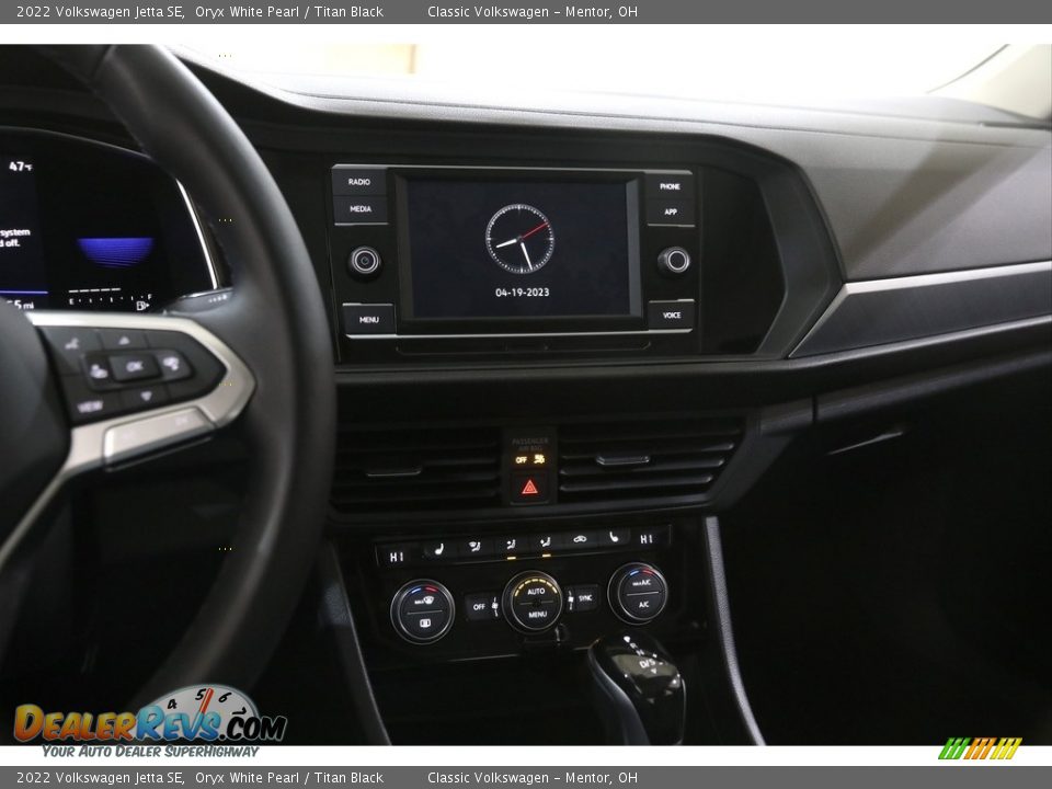 Controls of 2022 Volkswagen Jetta SE Photo #9