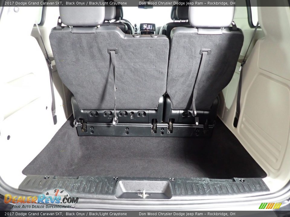 2017 Dodge Grand Caravan SXT Black Onyx / Black/Light Graystone Photo #9