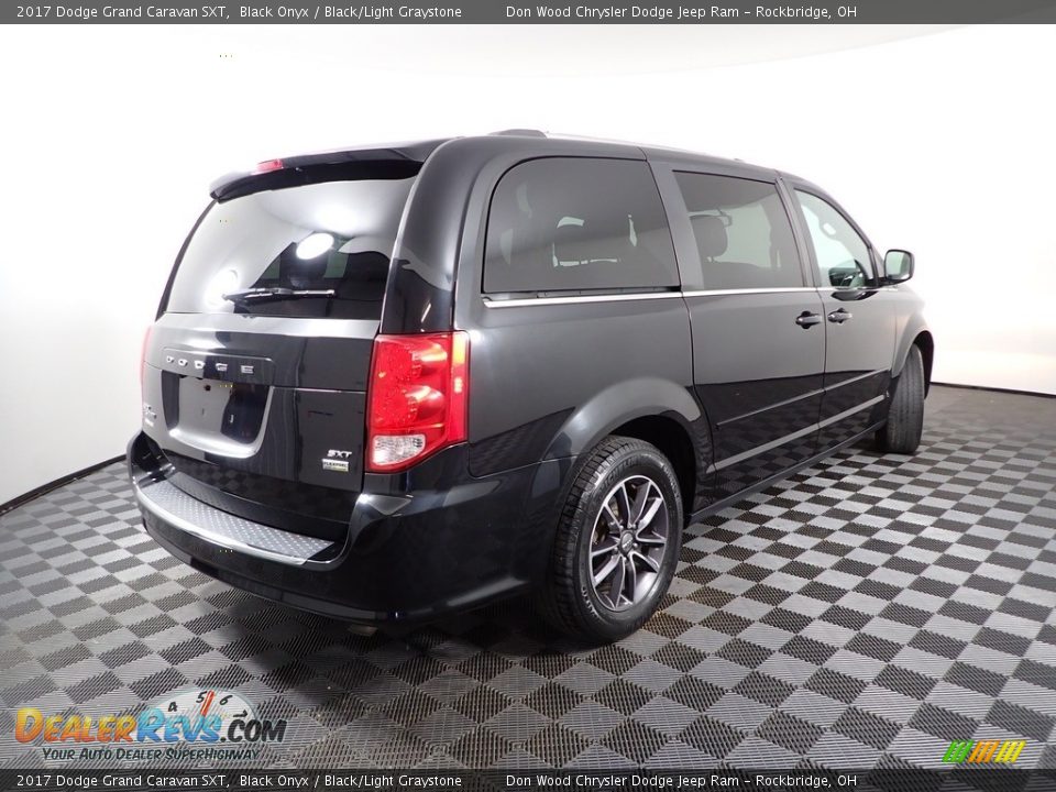 2017 Dodge Grand Caravan SXT Black Onyx / Black/Light Graystone Photo #10
