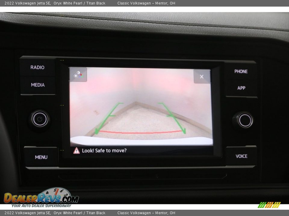 2022 Volkswagen Jetta SE Oryx White Pearl / Titan Black Photo #12