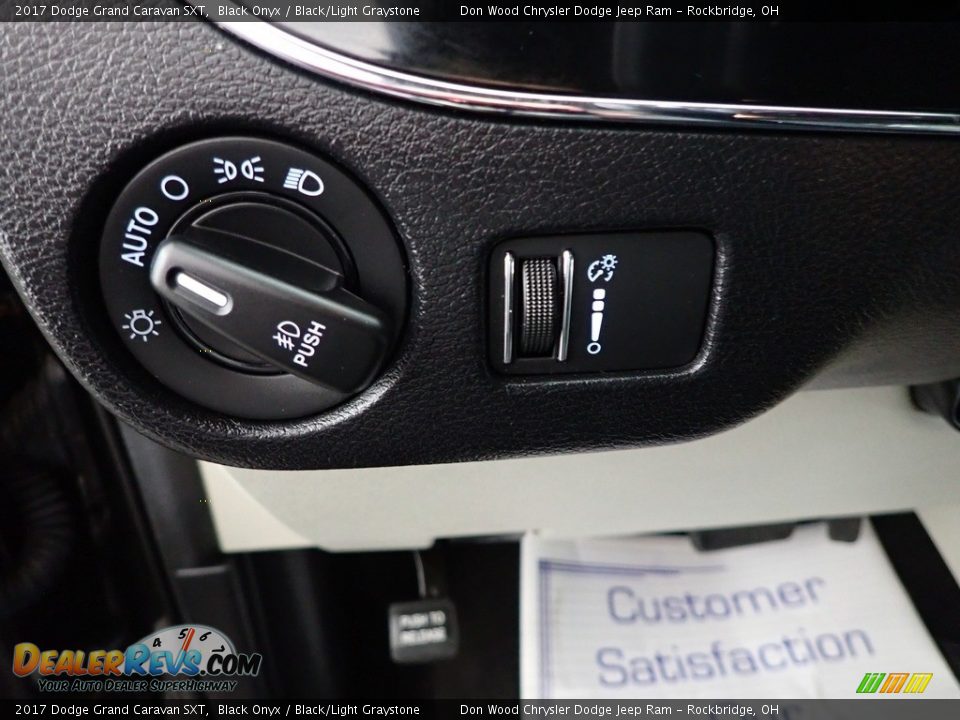 2017 Dodge Grand Caravan SXT Black Onyx / Black/Light Graystone Photo #15