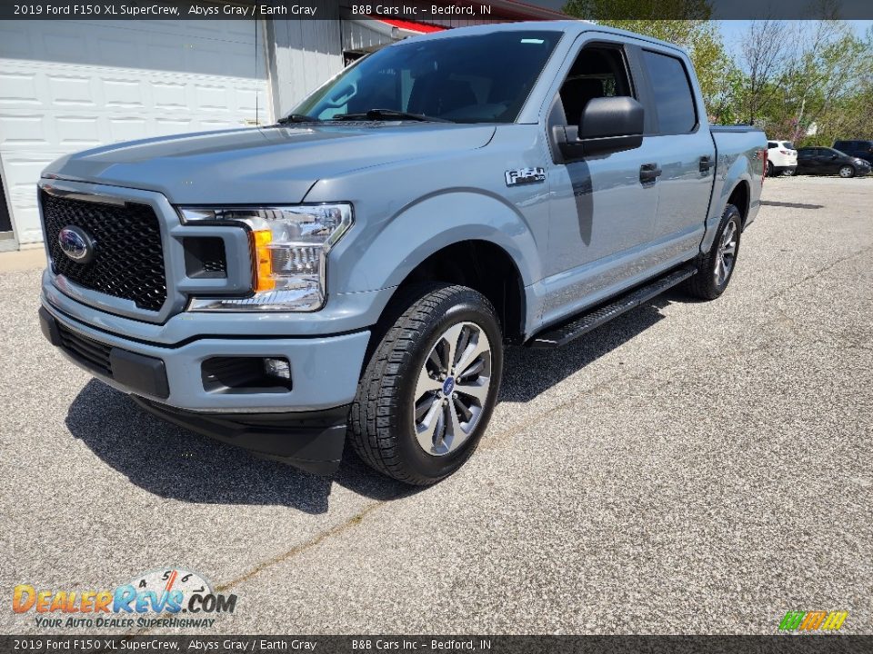 Front 3/4 View of 2019 Ford F150 XL SuperCrew Photo #25
