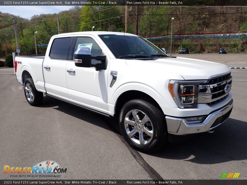 Front 3/4 View of 2023 Ford F150 Lariat SuperCrew 4x4 Photo #2