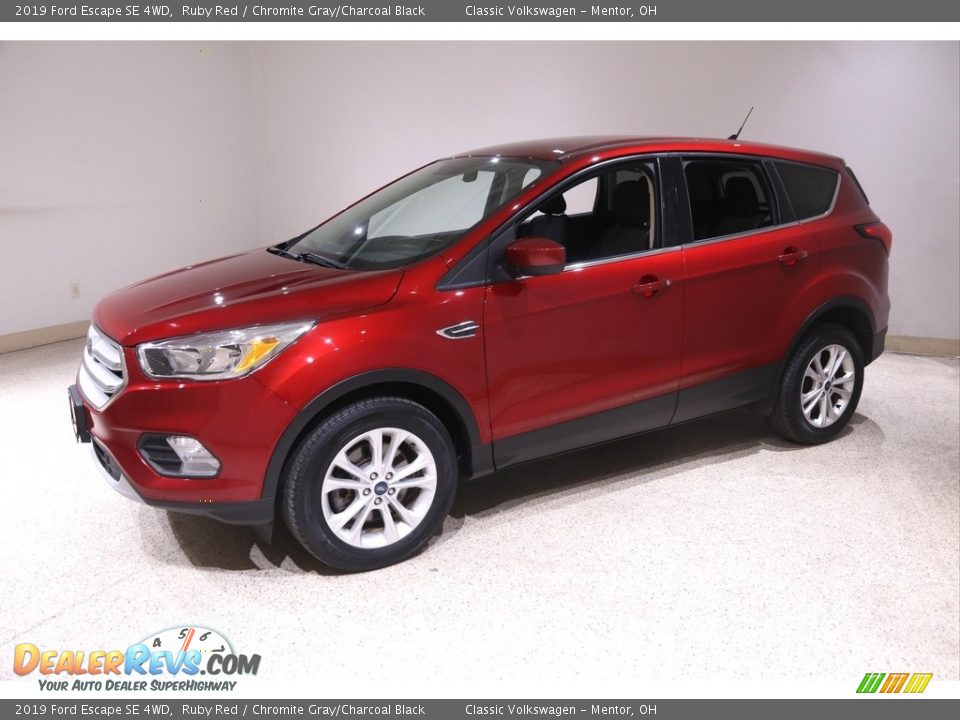 2019 Ford Escape SE 4WD Ruby Red / Chromite Gray/Charcoal Black Photo #3