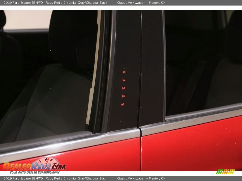 2019 Ford Escape SE 4WD Ruby Red / Chromite Gray/Charcoal Black Photo #4