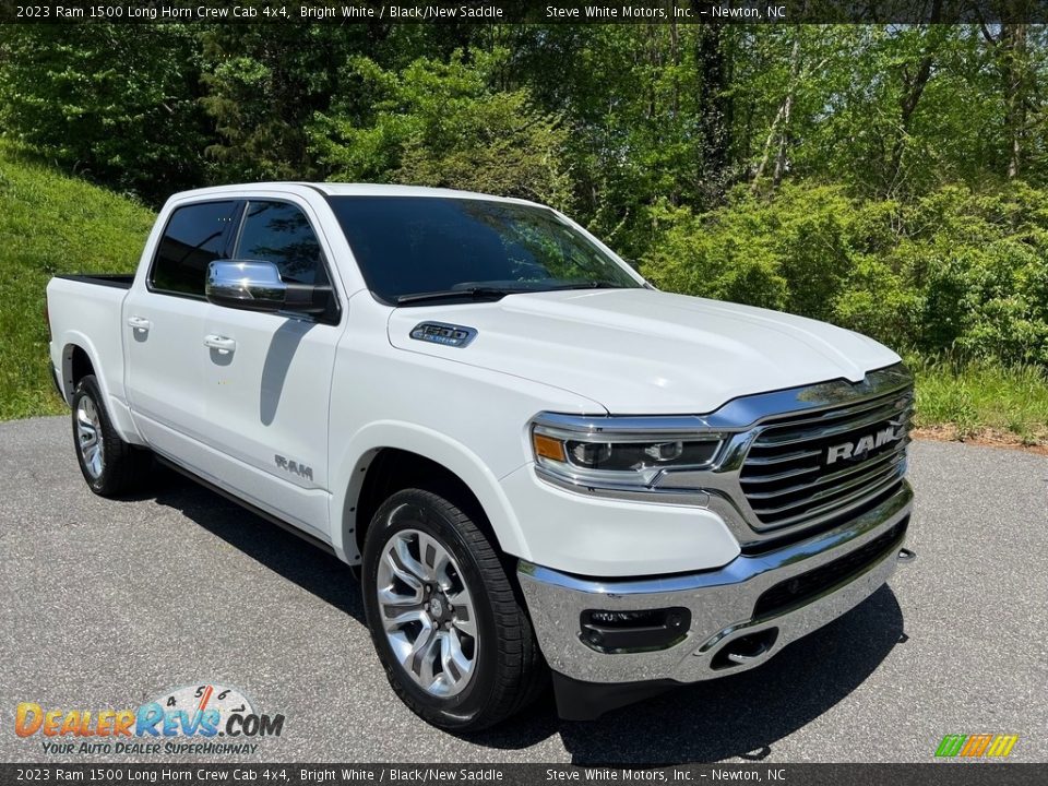 Front 3/4 View of 2023 Ram 1500 Long Horn Crew Cab 4x4 Photo #4