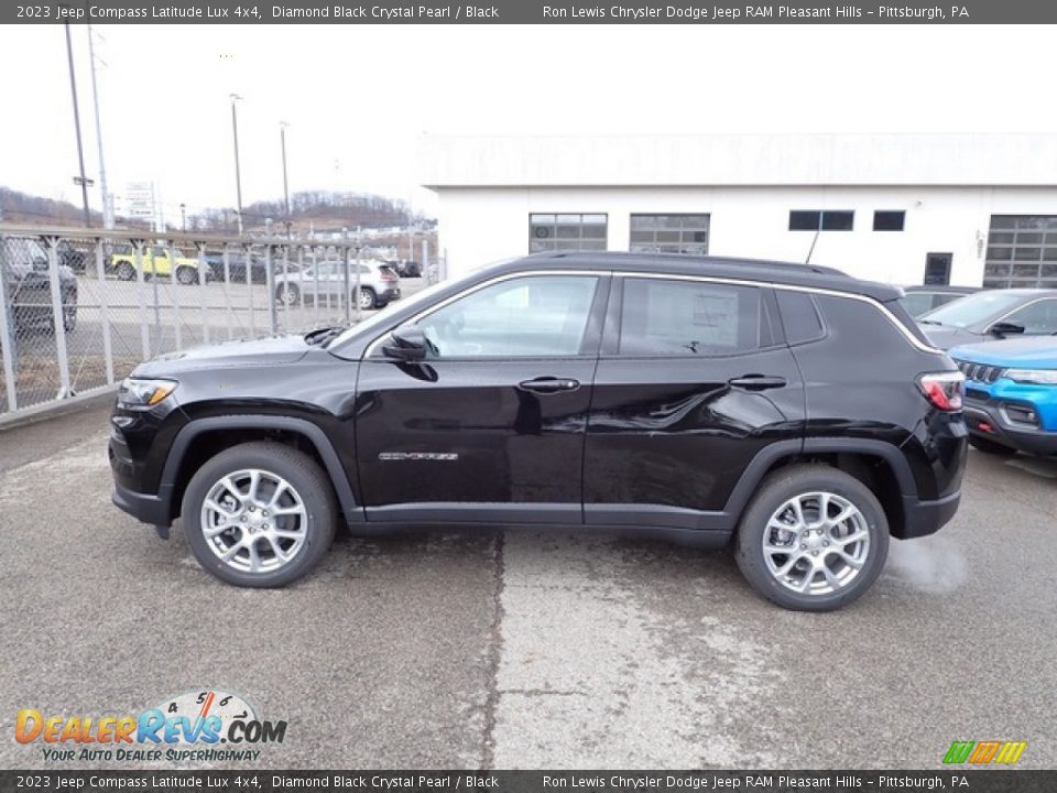 2023 Jeep Compass Latitude Lux 4x4 Diamond Black Crystal Pearl / Black Photo #2