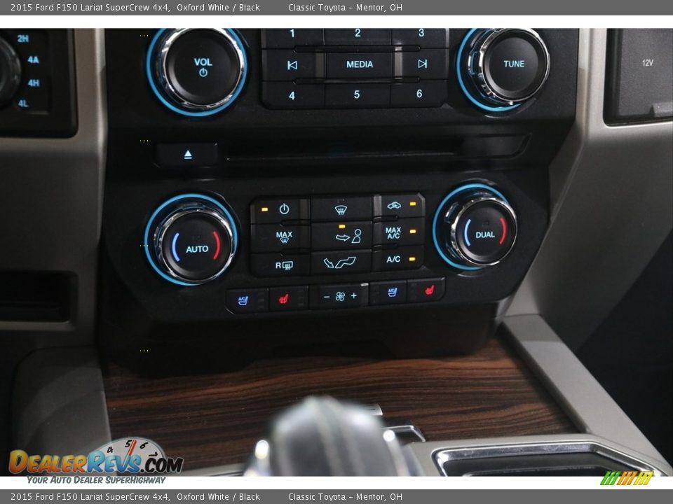 2015 Ford F150 Lariat SuperCrew 4x4 Oxford White / Black Photo #17